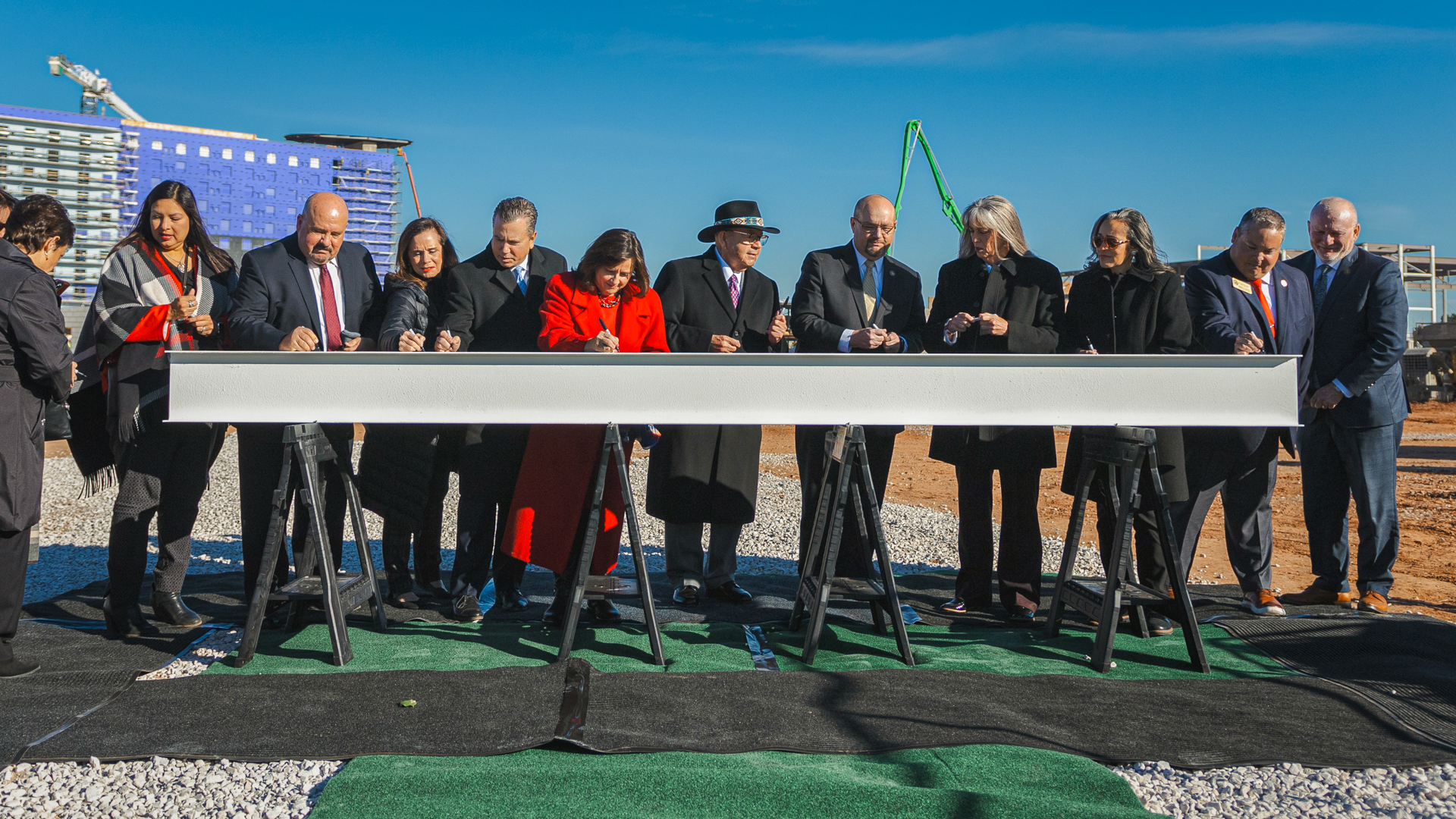 04P_OKANA_Ribbon-Cutting_Gallery