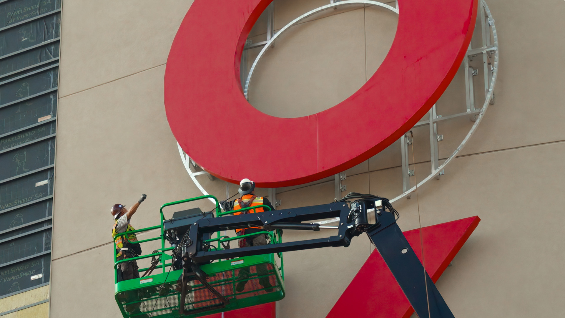 04Q_OKANA_Ribbon-Cutting_Gallery